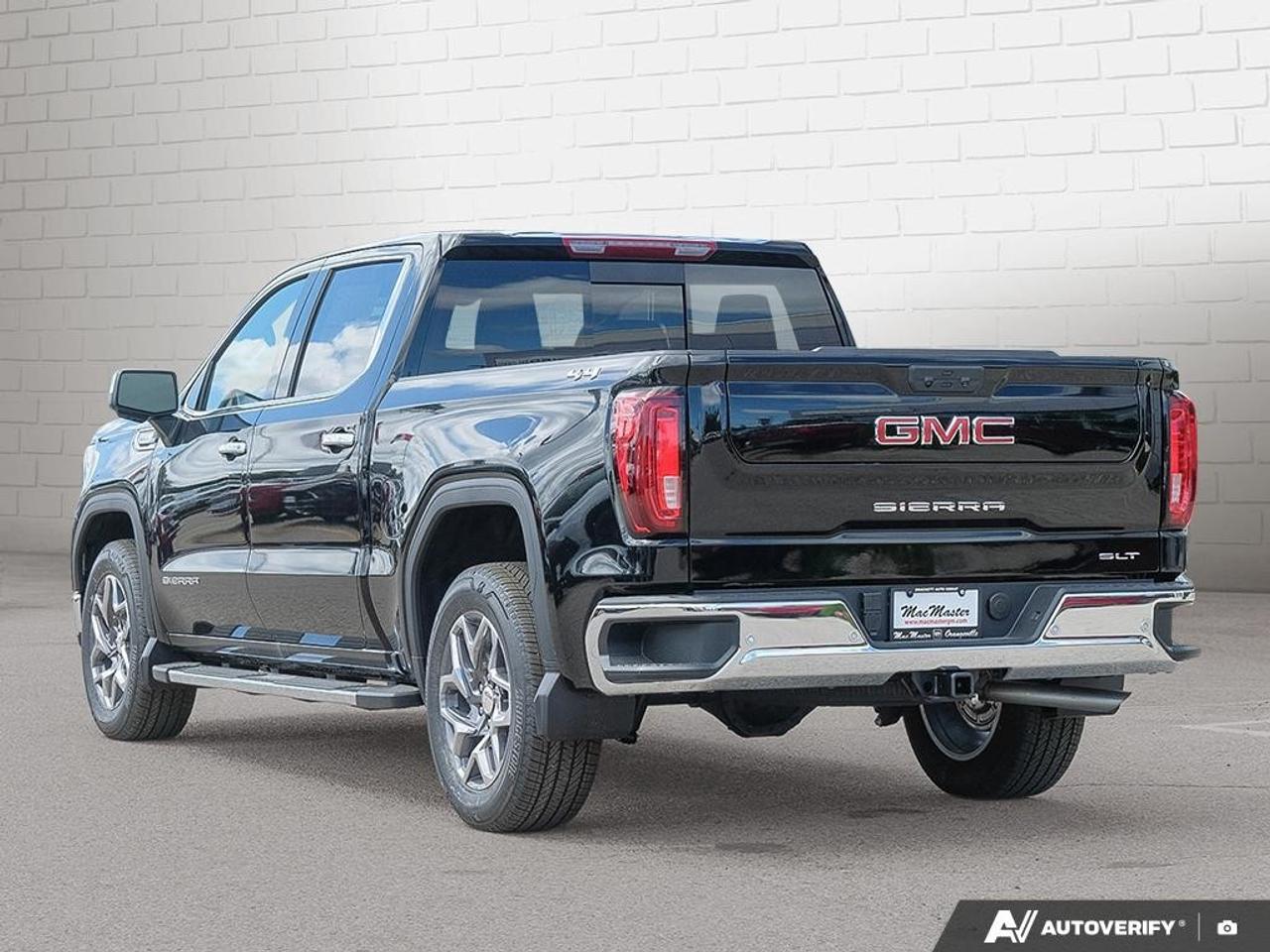 2026 GMC Sierra 1500 Crew Cab Short Box 4-Wheel Drive SLT Photo2