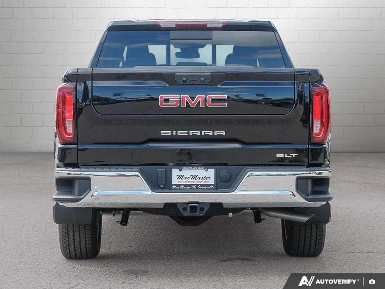 2026 GMC Sierra 1500 Crew Cab Short Box 4-Wheel Drive SLT Photo3