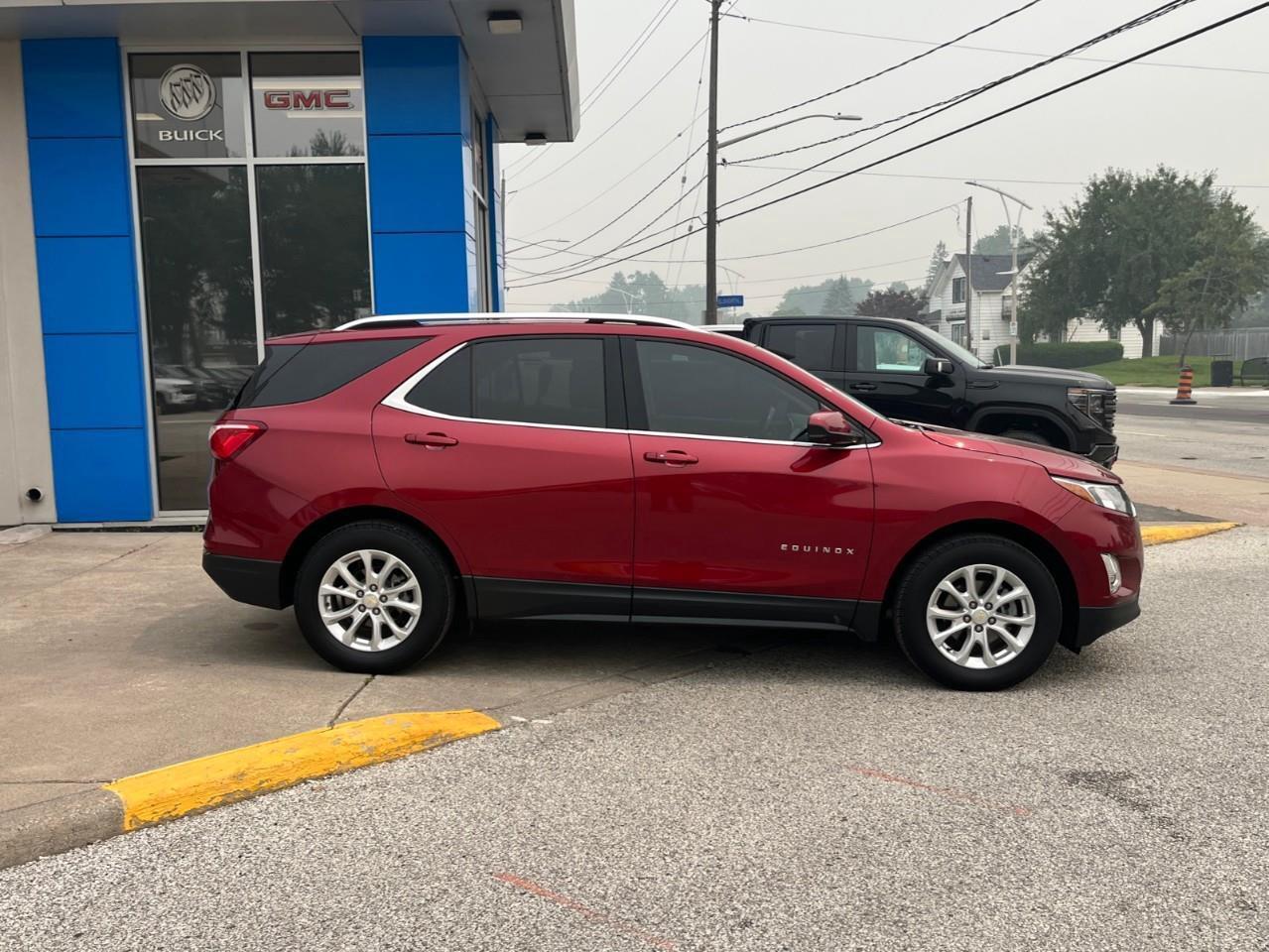 2020 Chevrolet Equinox LT CLEAN LOCAL TRADE Photo