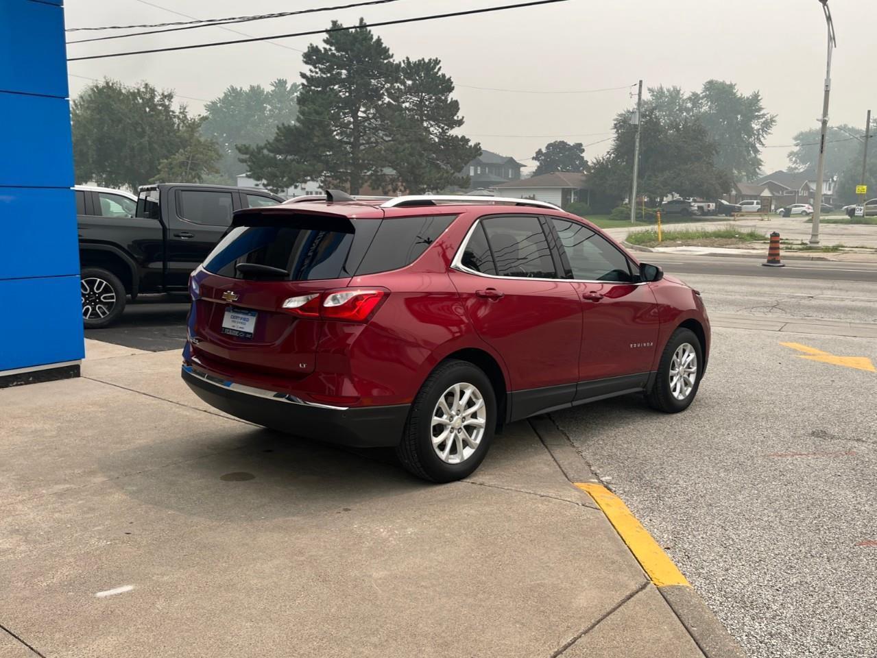 2020 Chevrolet Equinox LT CLEAN LOCAL TRADE Photo