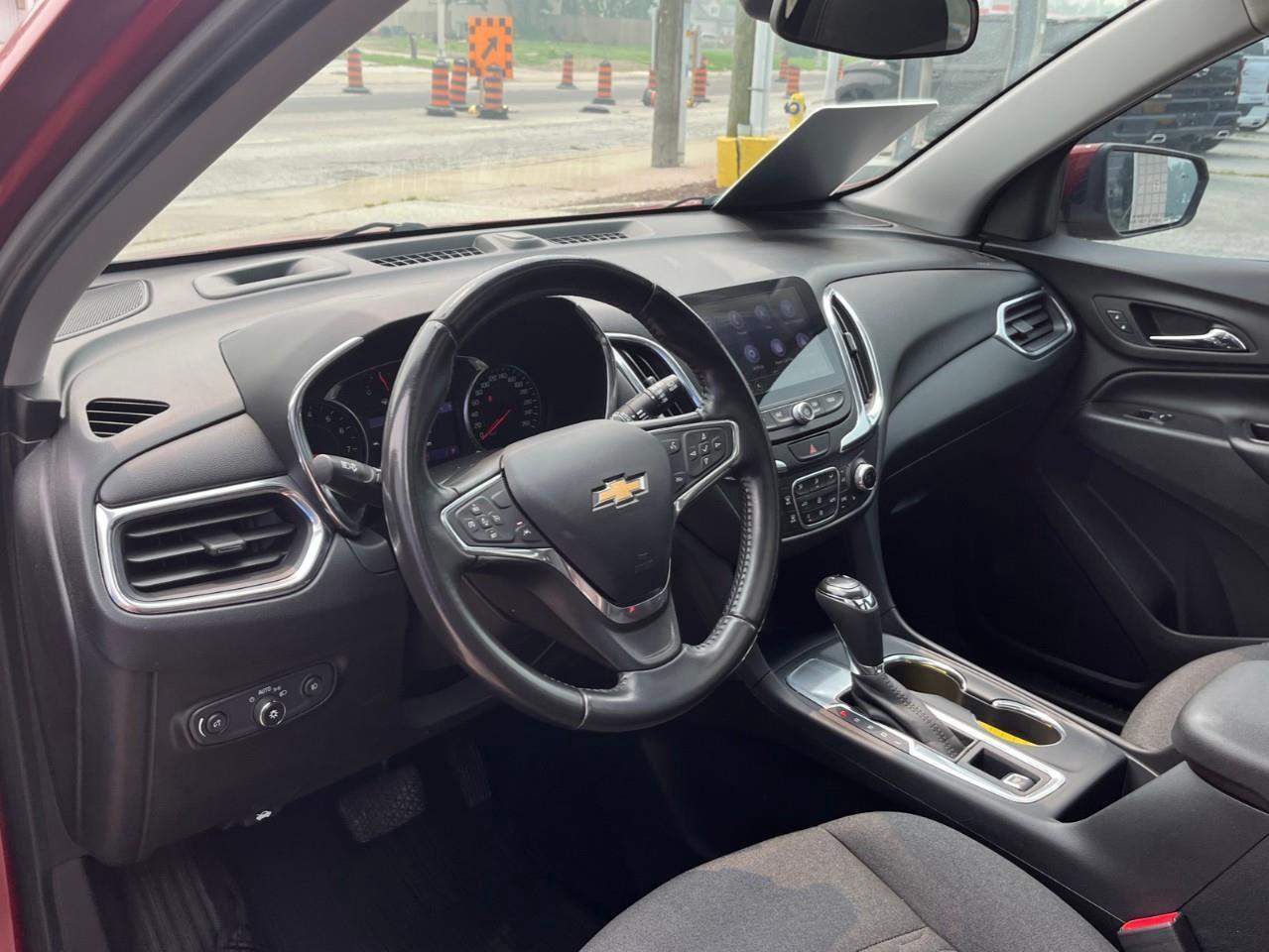 2020 Chevrolet Equinox LT CLEAN LOCAL TRADE Photo