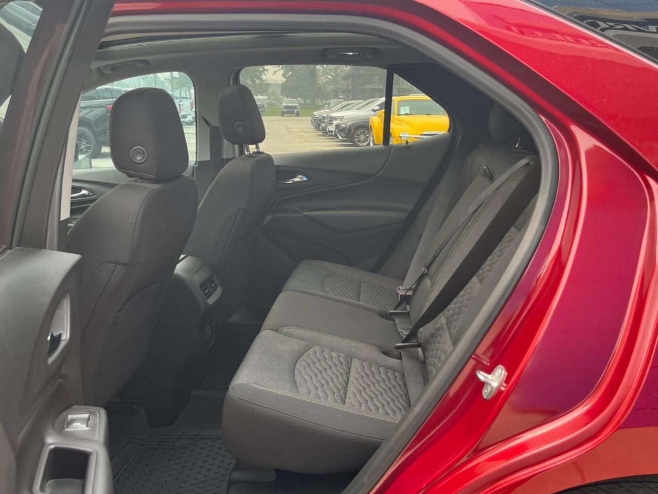 2020 Chevrolet Equinox LT CLEAN LOCAL TRADE Photo