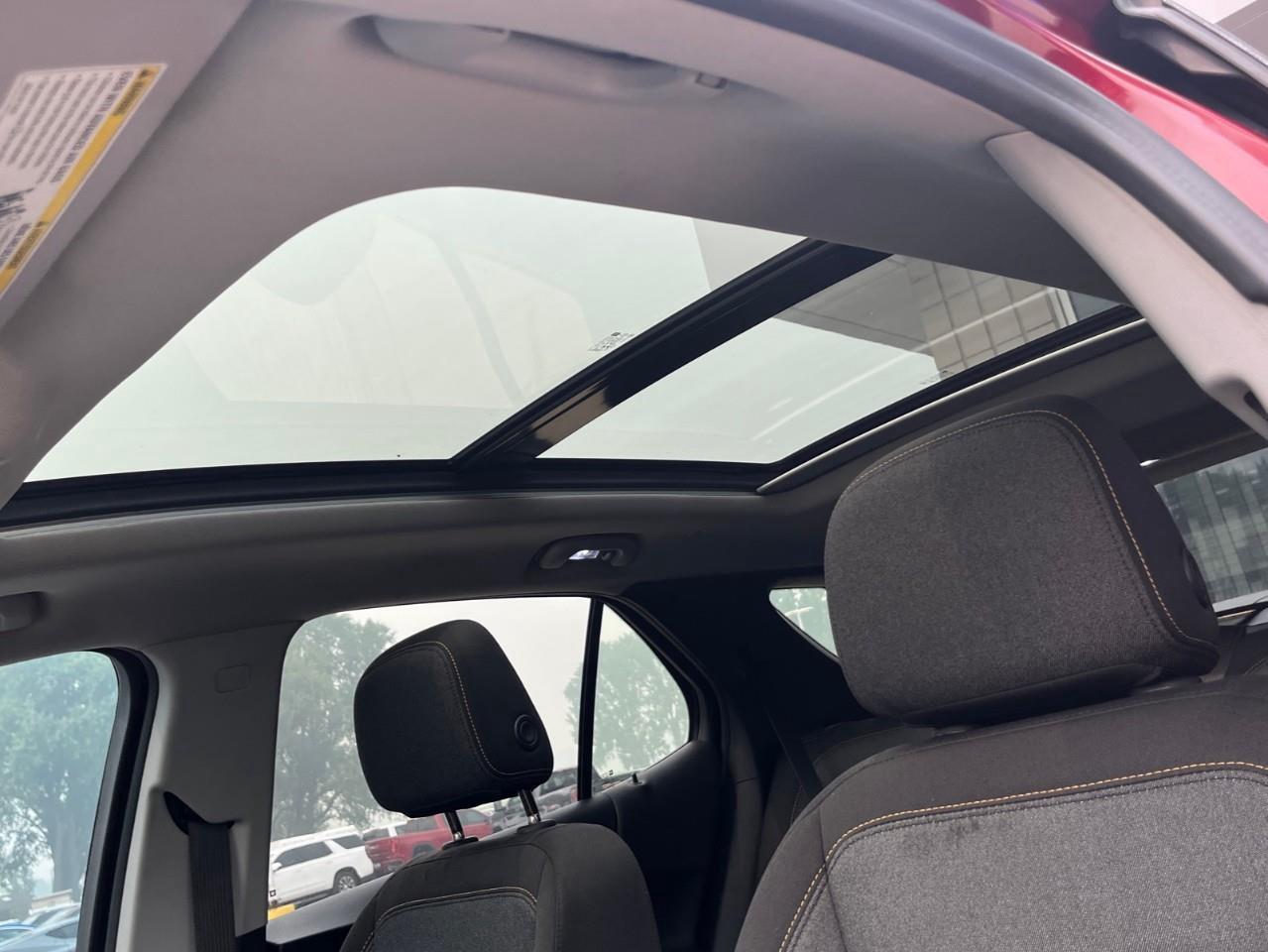 2020 Chevrolet Equinox LT CLEAN LOCAL TRADE Photo