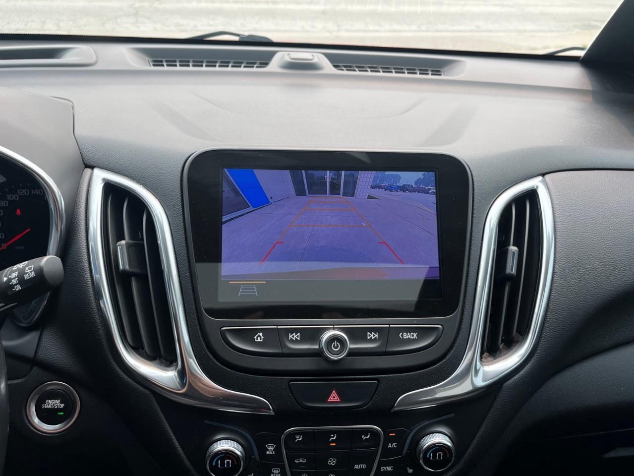 2020 Chevrolet Equinox LT CLEAN LOCAL TRADE Photo
