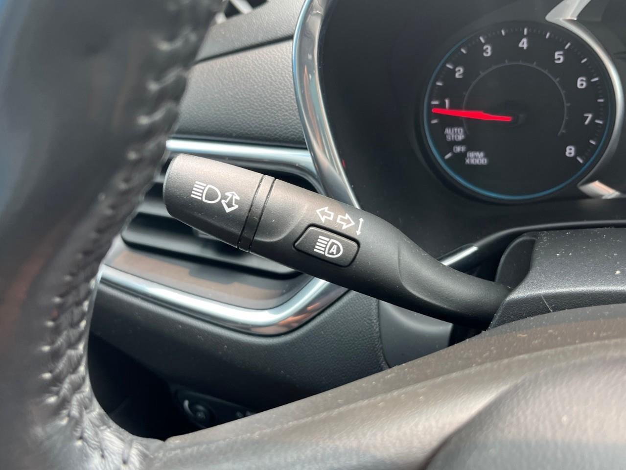 2020 Chevrolet Equinox LT CLEAN LOCAL TRADE Photo