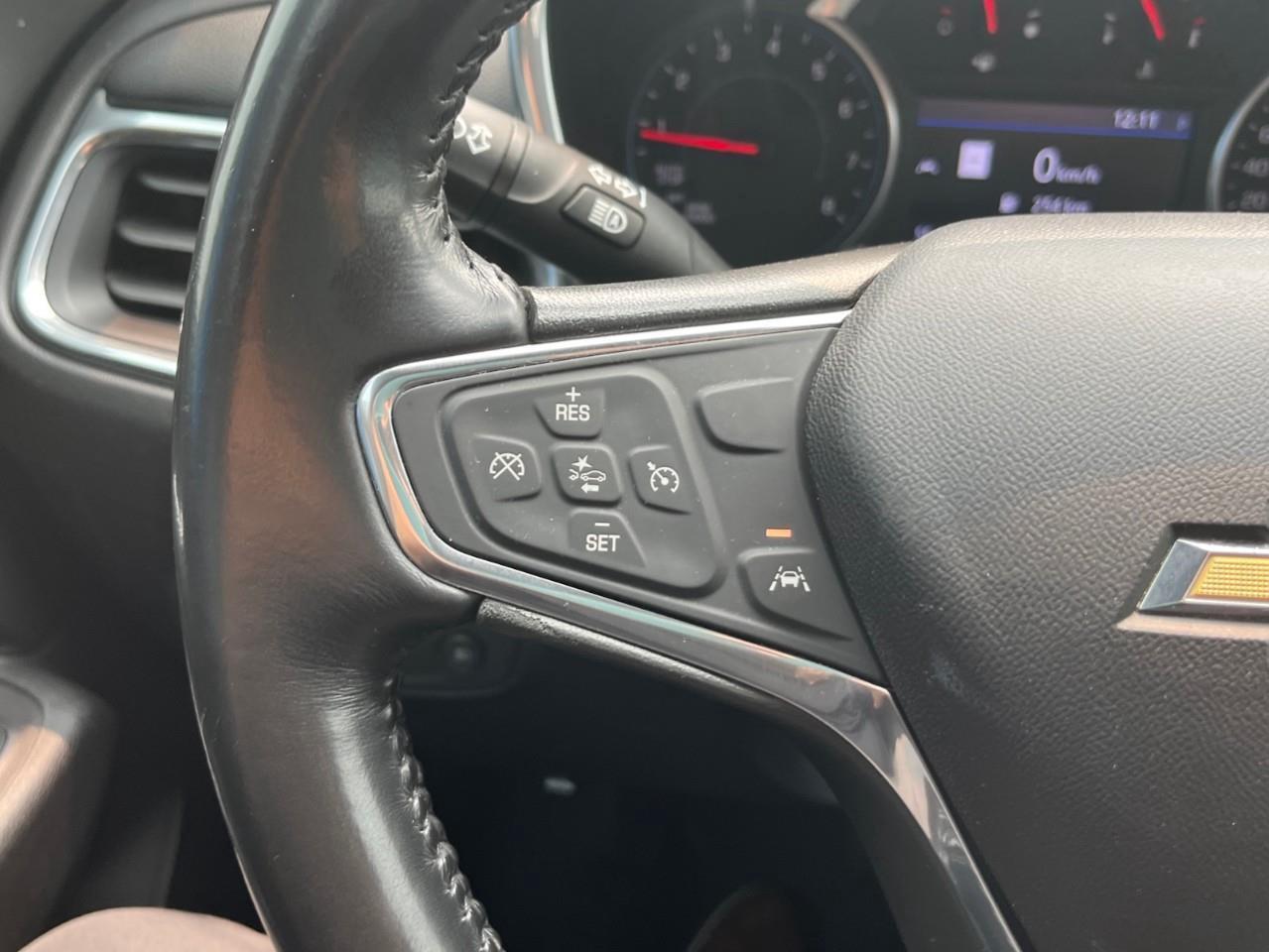 2020 Chevrolet Equinox LT CLEAN LOCAL TRADE Photo