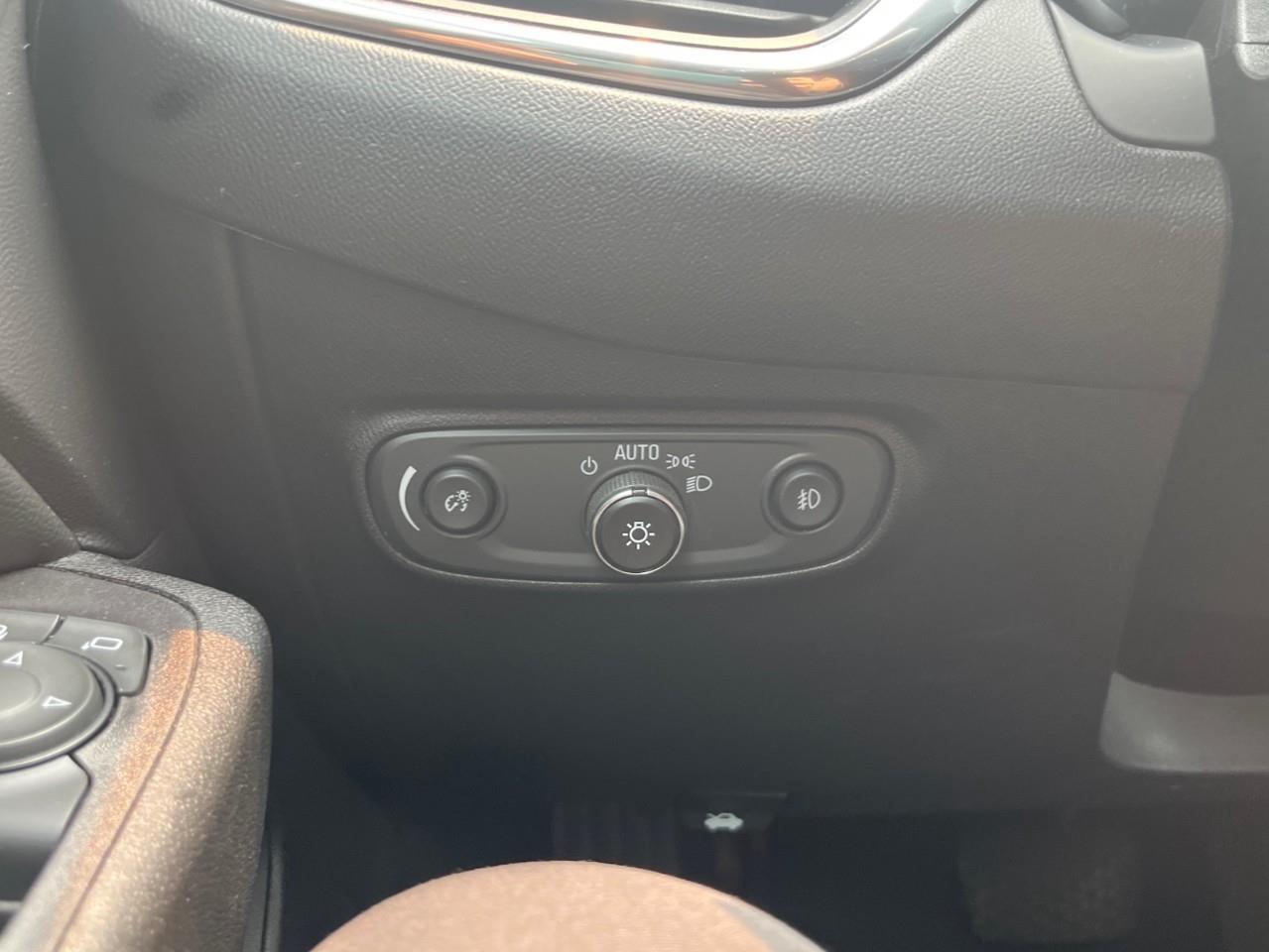 2020 Chevrolet Equinox LT CLEAN LOCAL TRADE Photo