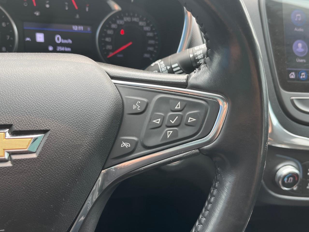 2020 Chevrolet Equinox LT CLEAN LOCAL TRADE Photo