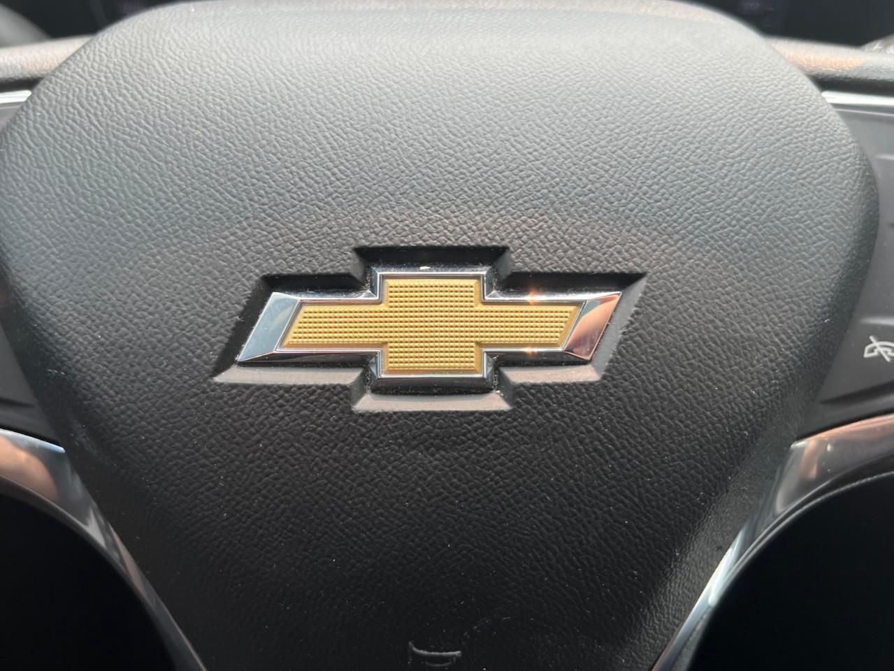 2020 Chevrolet Equinox LT CLEAN LOCAL TRADE Photo