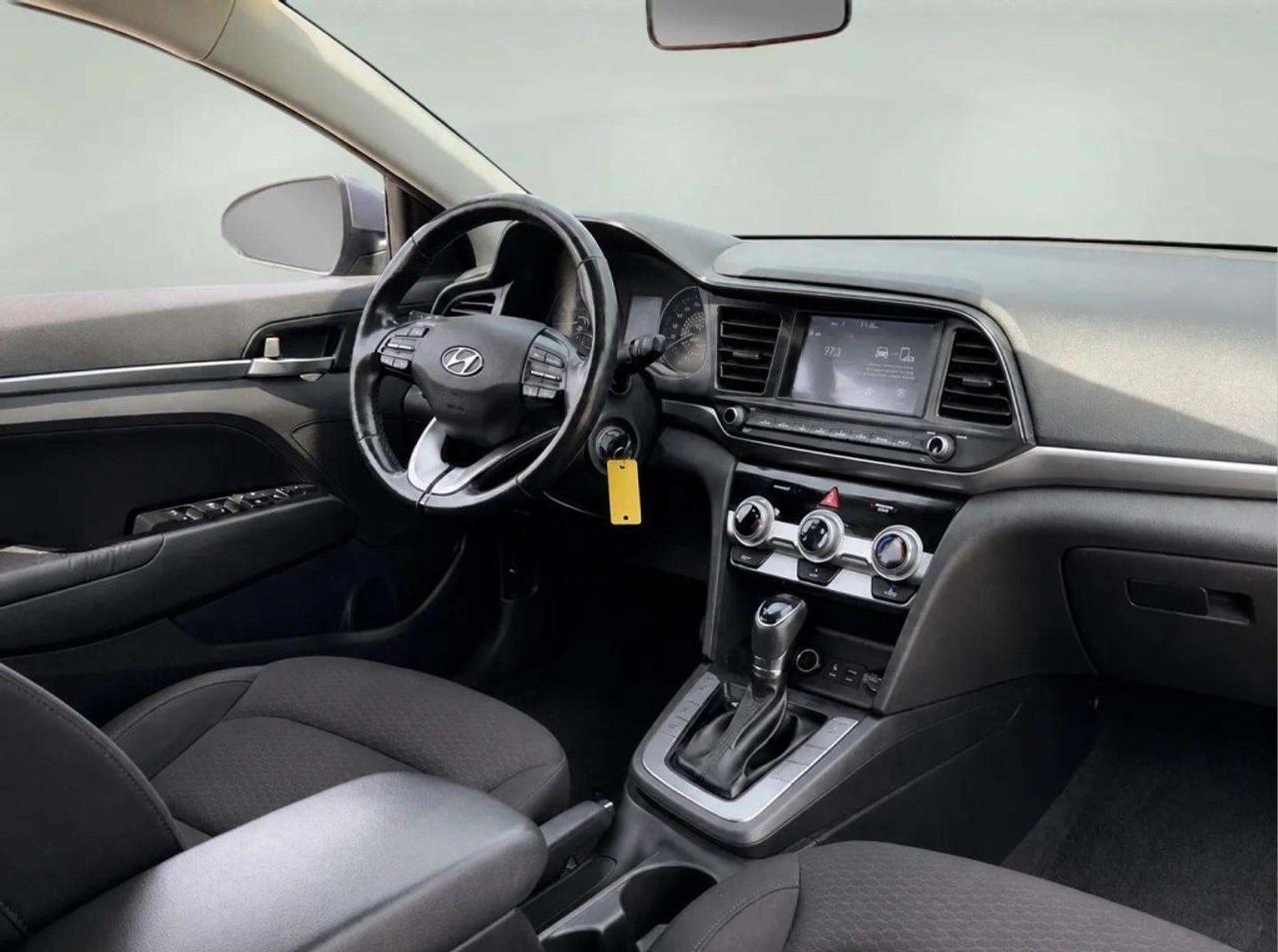 2020 Hyundai Elantra Preferred IVT Photo