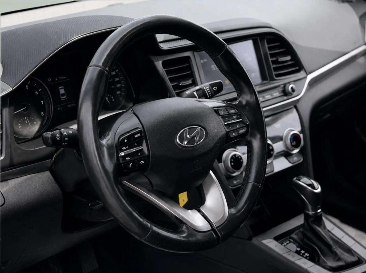 2020 Hyundai Elantra Preferred IVT Photo