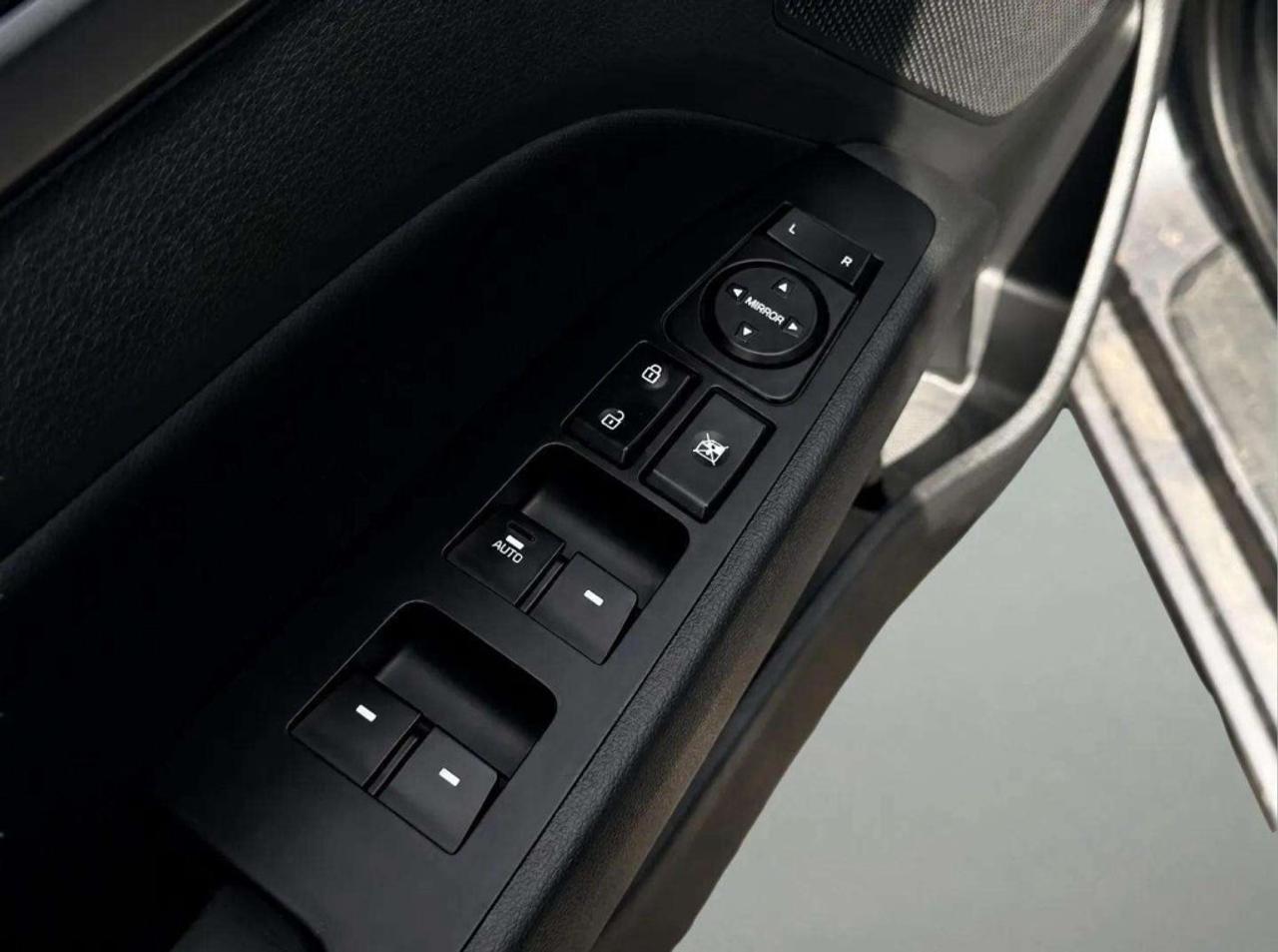 2020 Hyundai Elantra Preferred IVT Photo