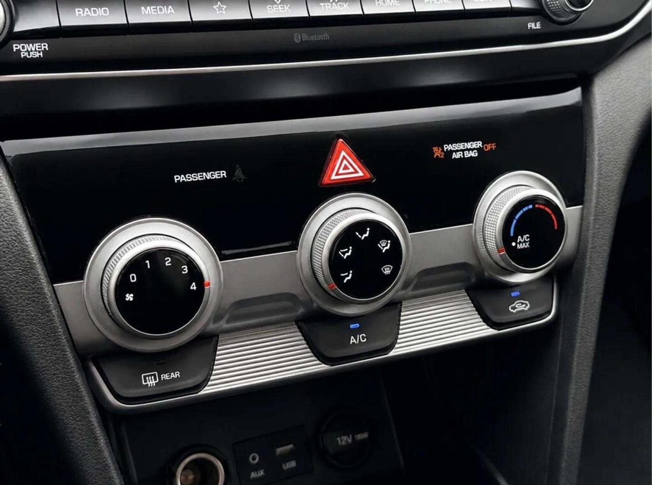 2020 Hyundai Elantra Preferred IVT Photo