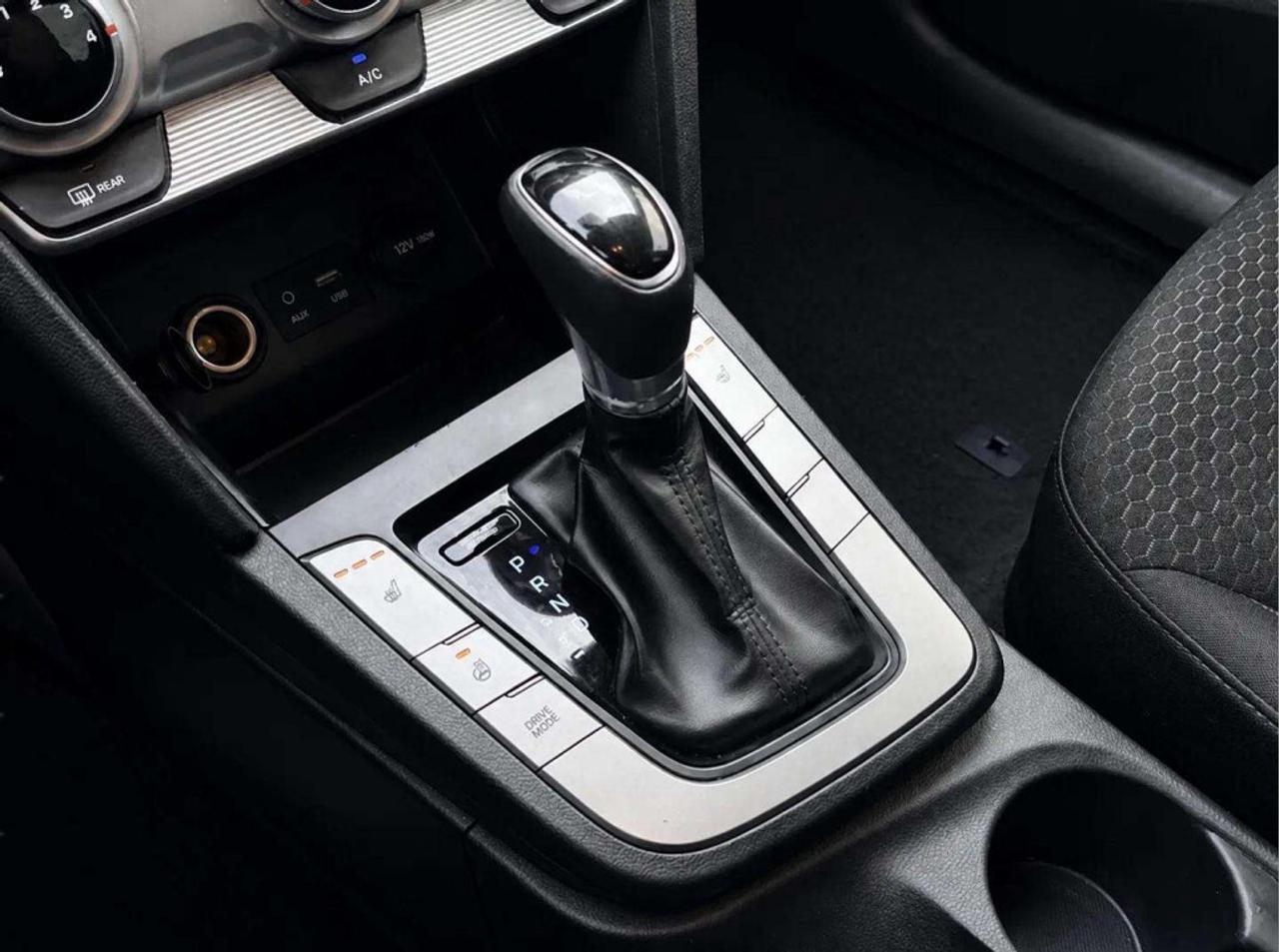 2020 Hyundai Elantra Preferred IVT Photo