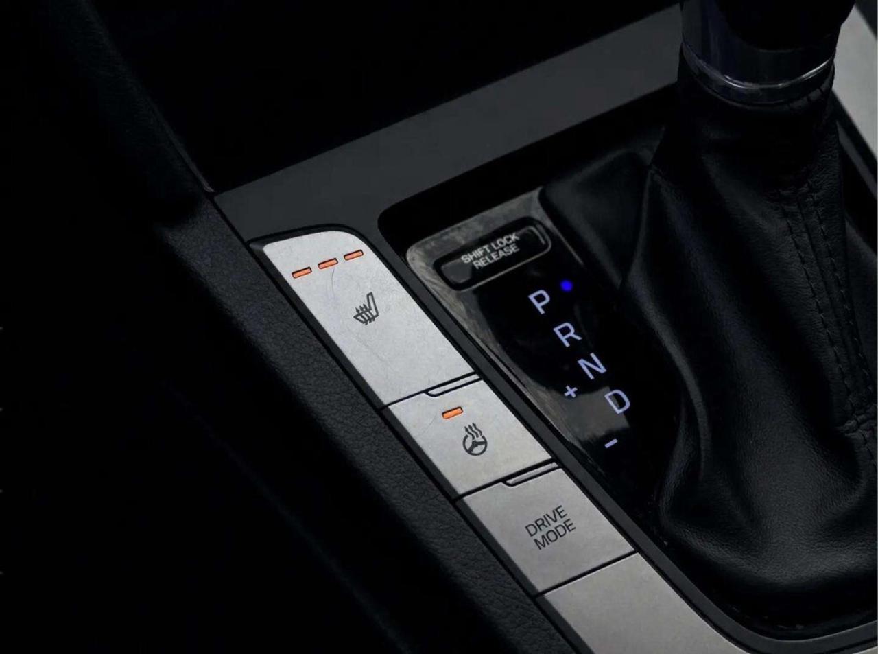 2020 Hyundai Elantra Preferred IVT Photo
