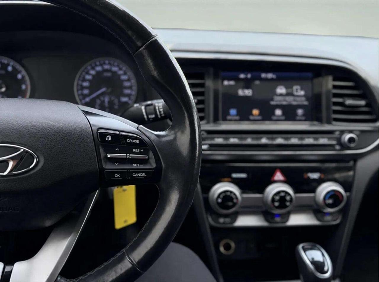 2020 Hyundai Elantra Preferred IVT Photo