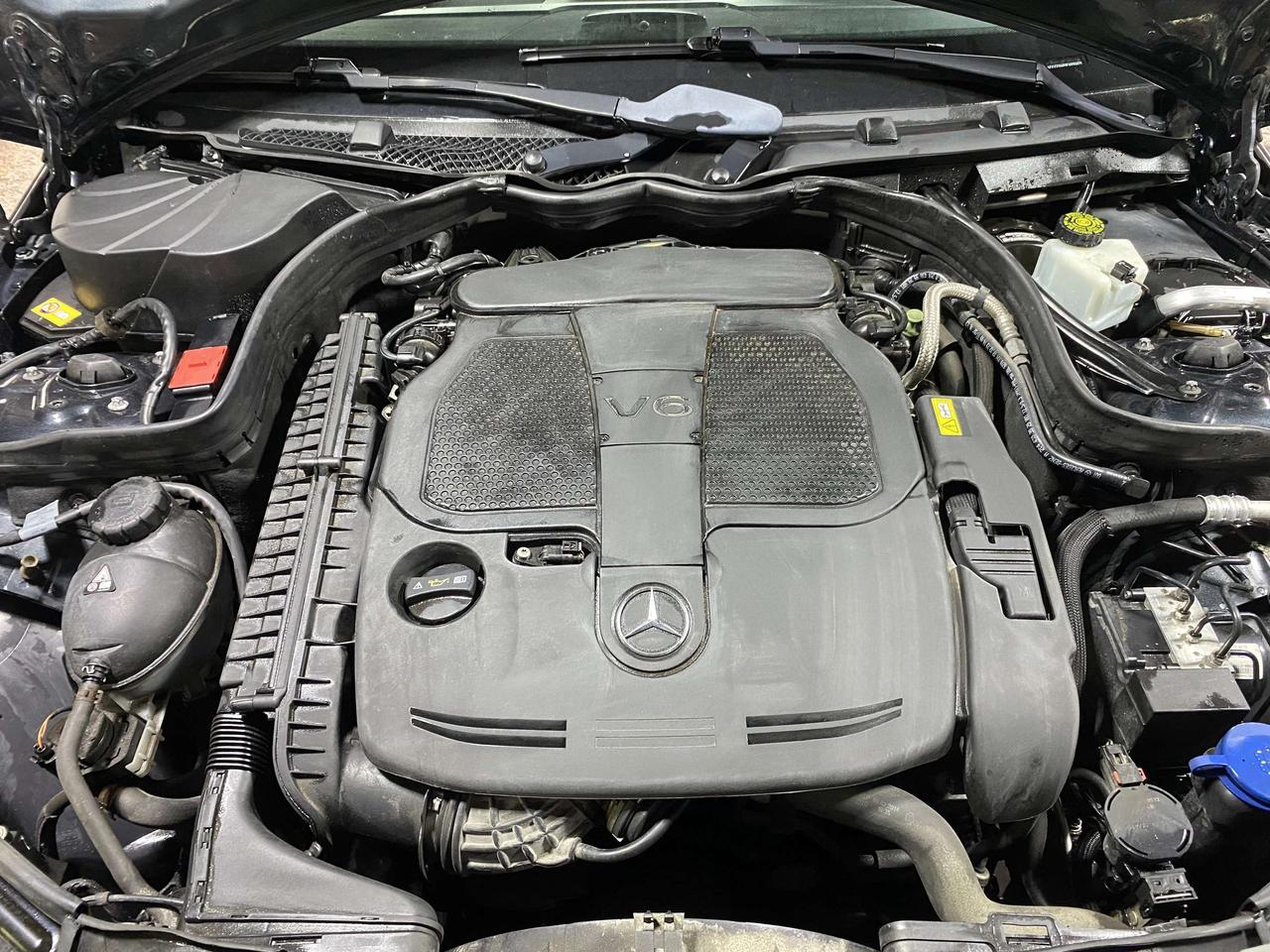 2014 Mercedes-Benz C-Class 4dr Sdn C300 4MATIC Photo