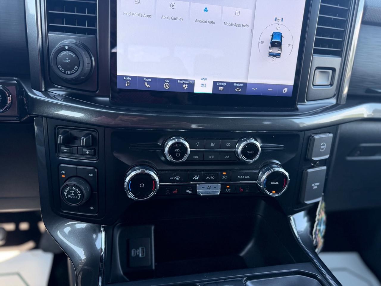 2023 Ford F-150 XLT Photo