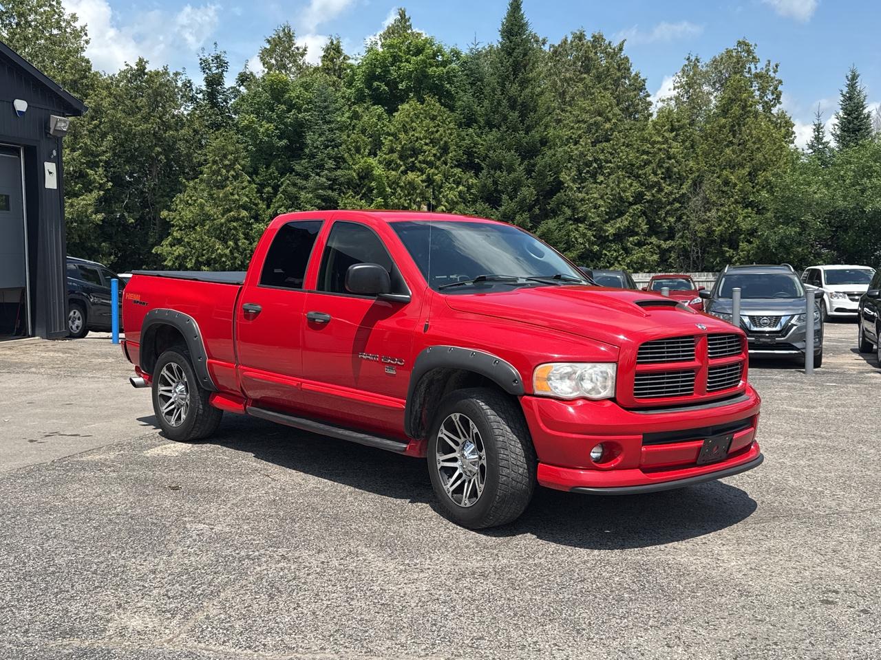 2005 Dodge Ram 1500 Sport Hemi SLT Photo2