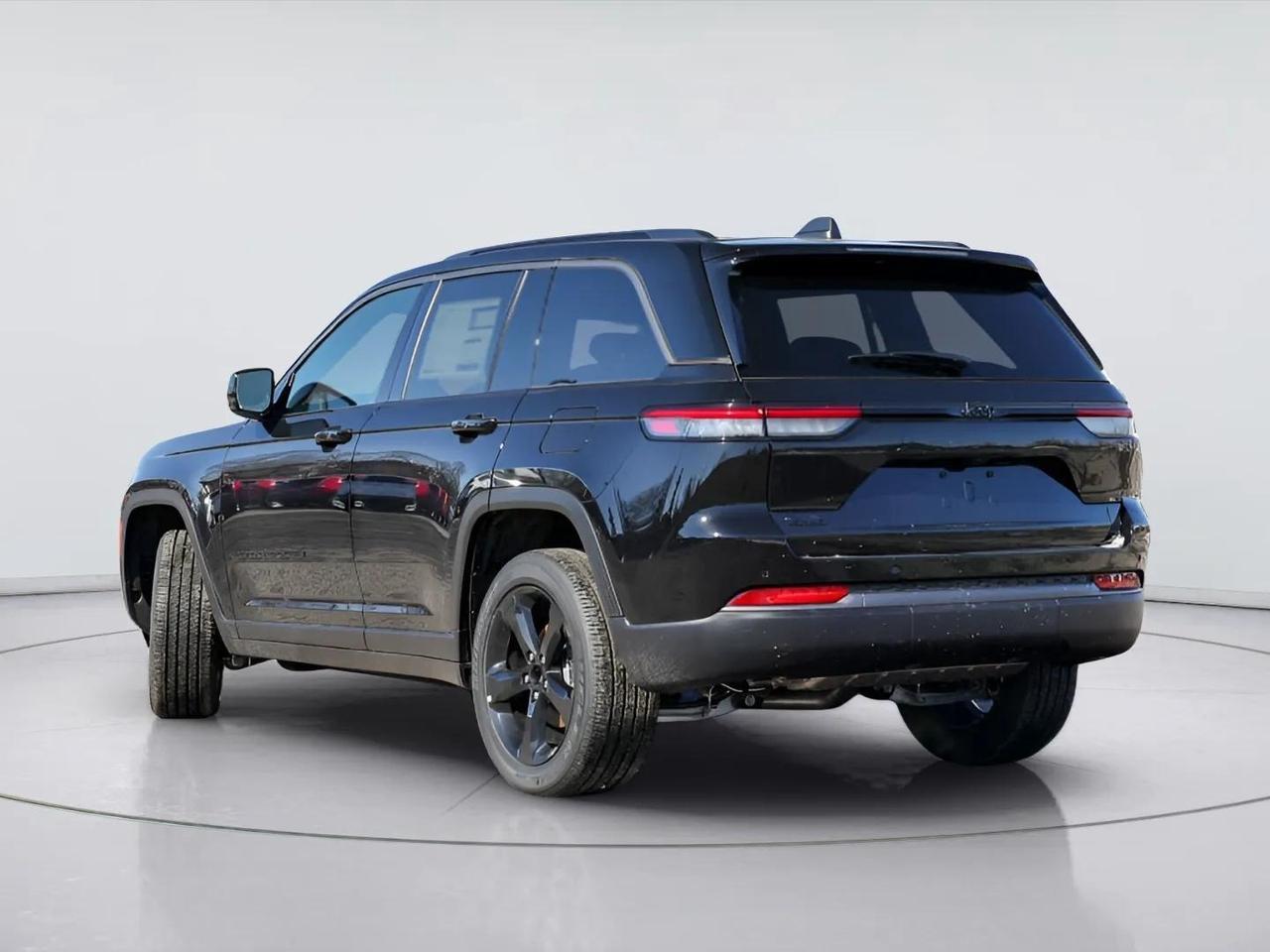2026 Jeep Grand Cherokee Altitude Photo