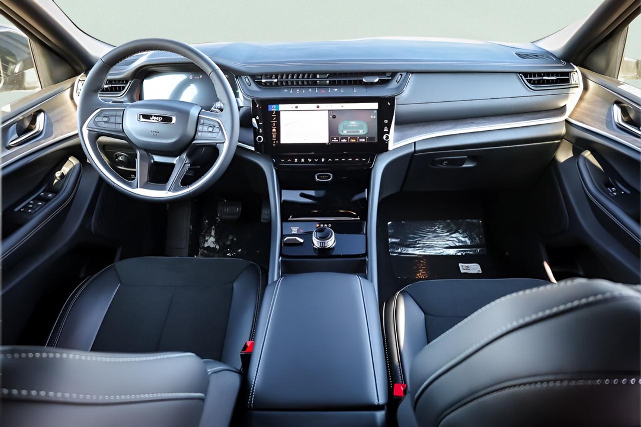 2026 Jeep Grand Cherokee Altitude Photo