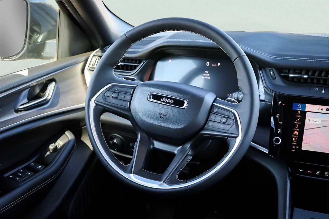 2026 Jeep Grand Cherokee Altitude Photo