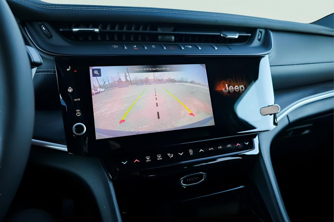 2026 Jeep Grand Cherokee Altitude Photo