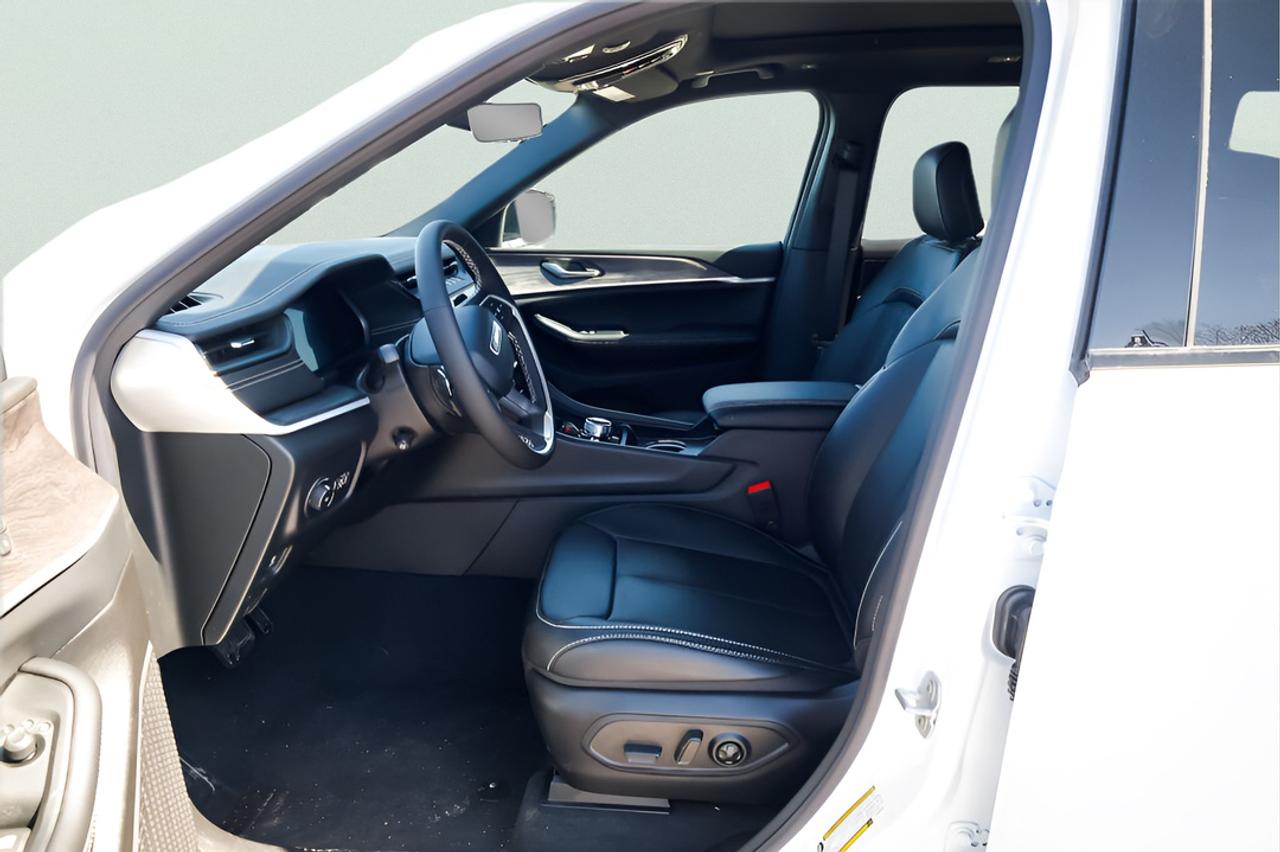 2026 Jeep Grand Cherokee Limited Photo