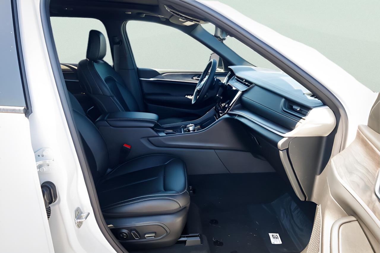 2026 Jeep Grand Cherokee Limited Photo