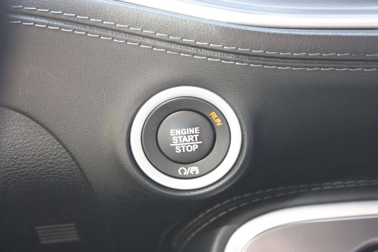 2022 Dodge Challenger 6.4L HEMI / 485 HP / Brembo / Launch Control Photo
