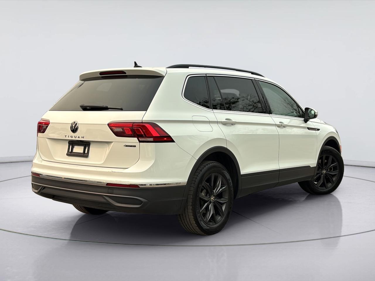 2024 Volkswagen Tiguan 4Motion Photo