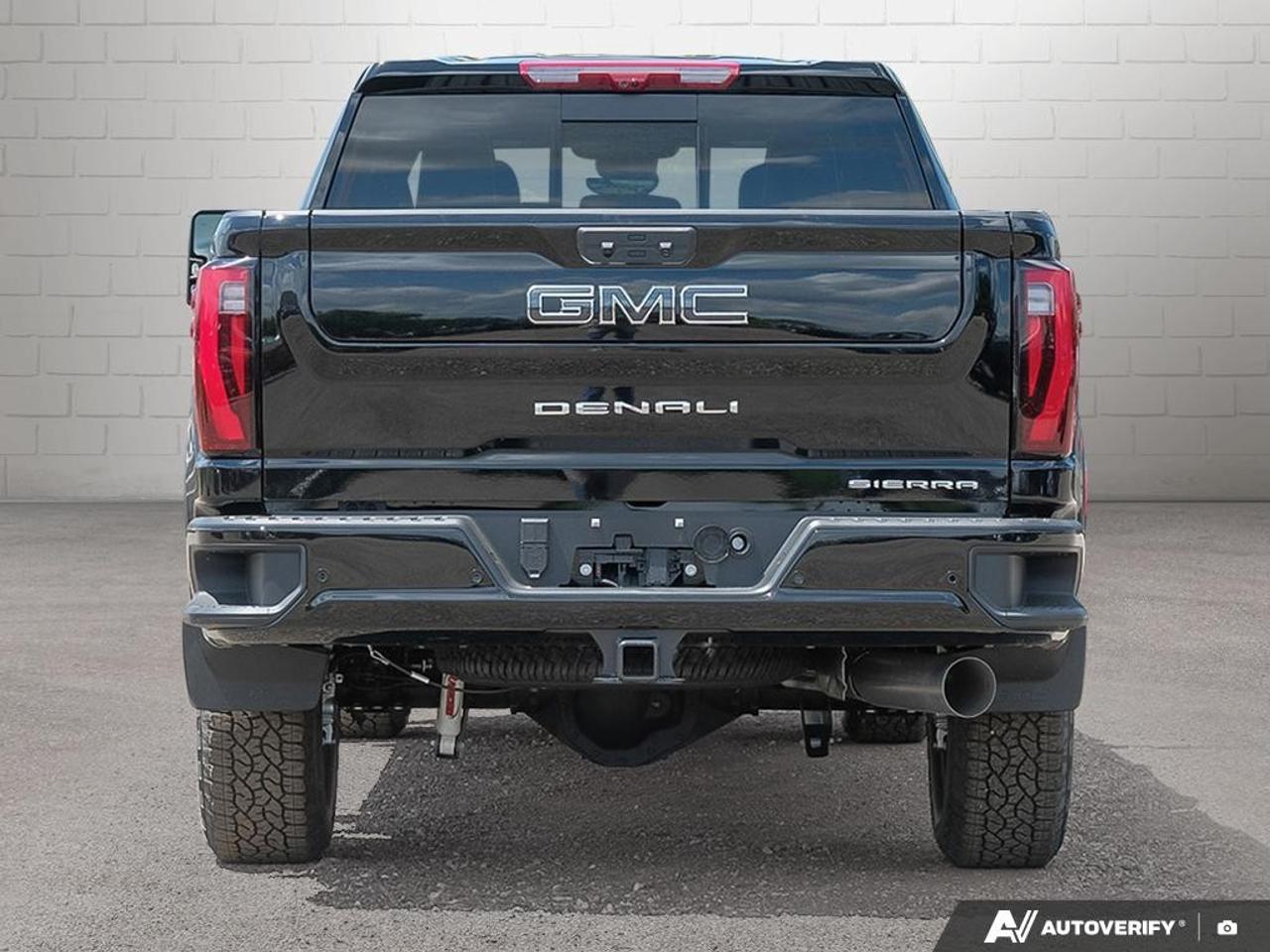 2026 GMC SIERRA 2500HD Crew Cab Standard Box 4-Wheel Drive Denali Ultimate Photo