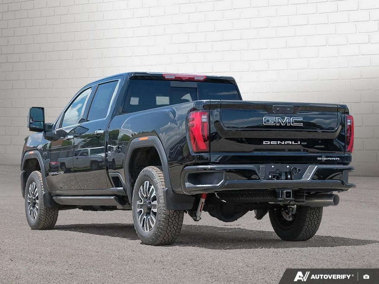 2026 GMC SIERRA 2500HD Crew Cab Standard Box 4-Wheel Drive Denali Ultimate Photo