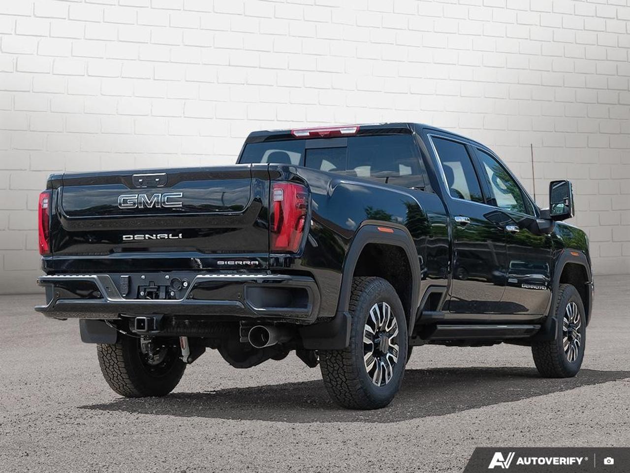 2026 GMC SIERRA 2500HD Crew Cab Standard Box 4-Wheel Drive Denali Ultimate Photo