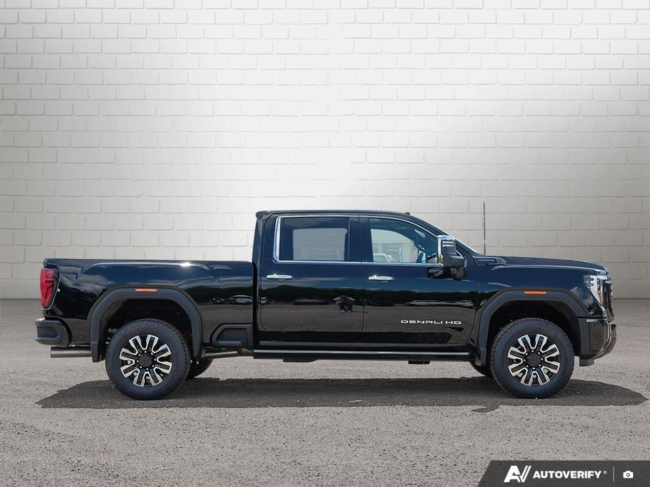 2026 GMC SIERRA 2500HD Crew Cab Standard Box 4-Wheel Drive Denali Ultimate Photo