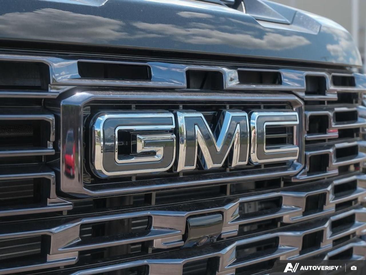 2026 GMC SIERRA 2500HD Crew Cab Standard Box 4-Wheel Drive Denali Ultimate Photo