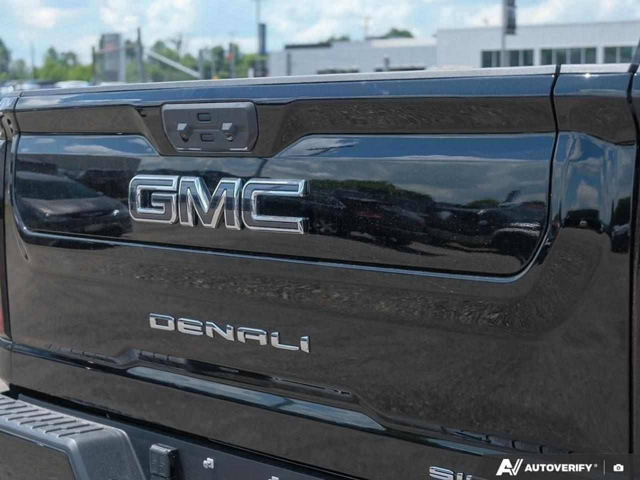 2026 GMC SIERRA 2500HD Crew Cab Standard Box 4-Wheel Drive Denali Ultimate Photo