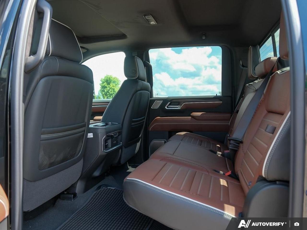 2026 GMC SIERRA 2500HD Crew Cab Standard Box 4-Wheel Drive Denali Ultimate Photo
