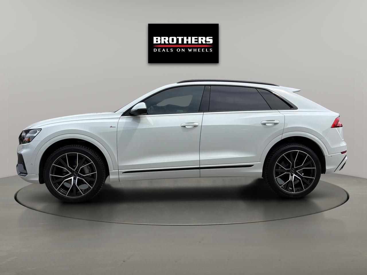 2020 Audi Q8 Progressiv 55 TFSI quattro Photo