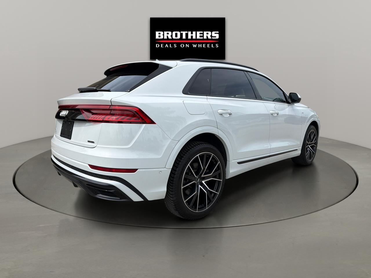 2020 Audi Q8 Progressiv 55 TFSI quattro Photo