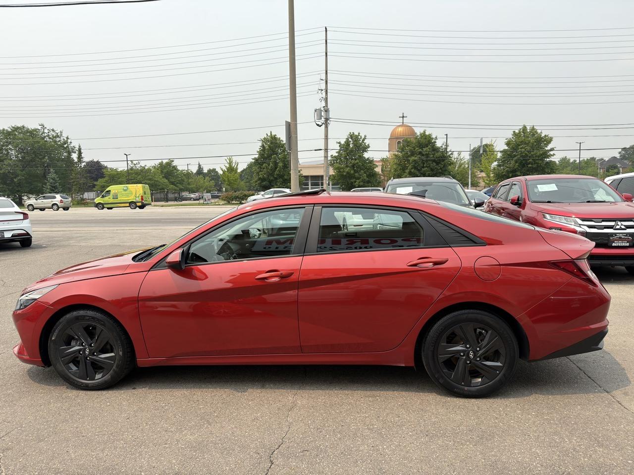 2022 Hyundai Elantra Pref w/Sun & Tech   Blind Spot   Htd Steering Photo2