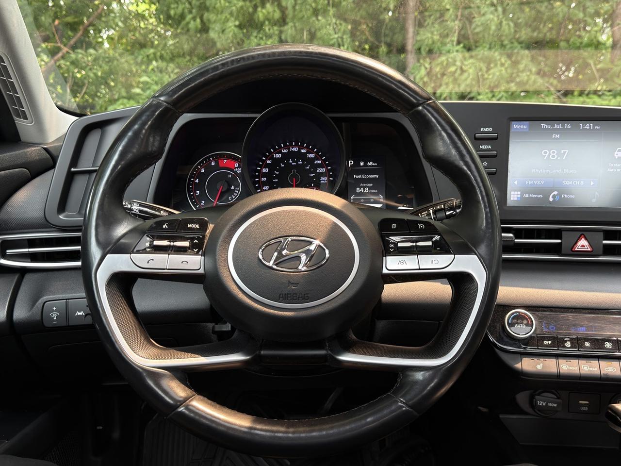 2022 Hyundai Elantra Pref w/Sun & Tech   Blind Spot   Htd Steering Photo