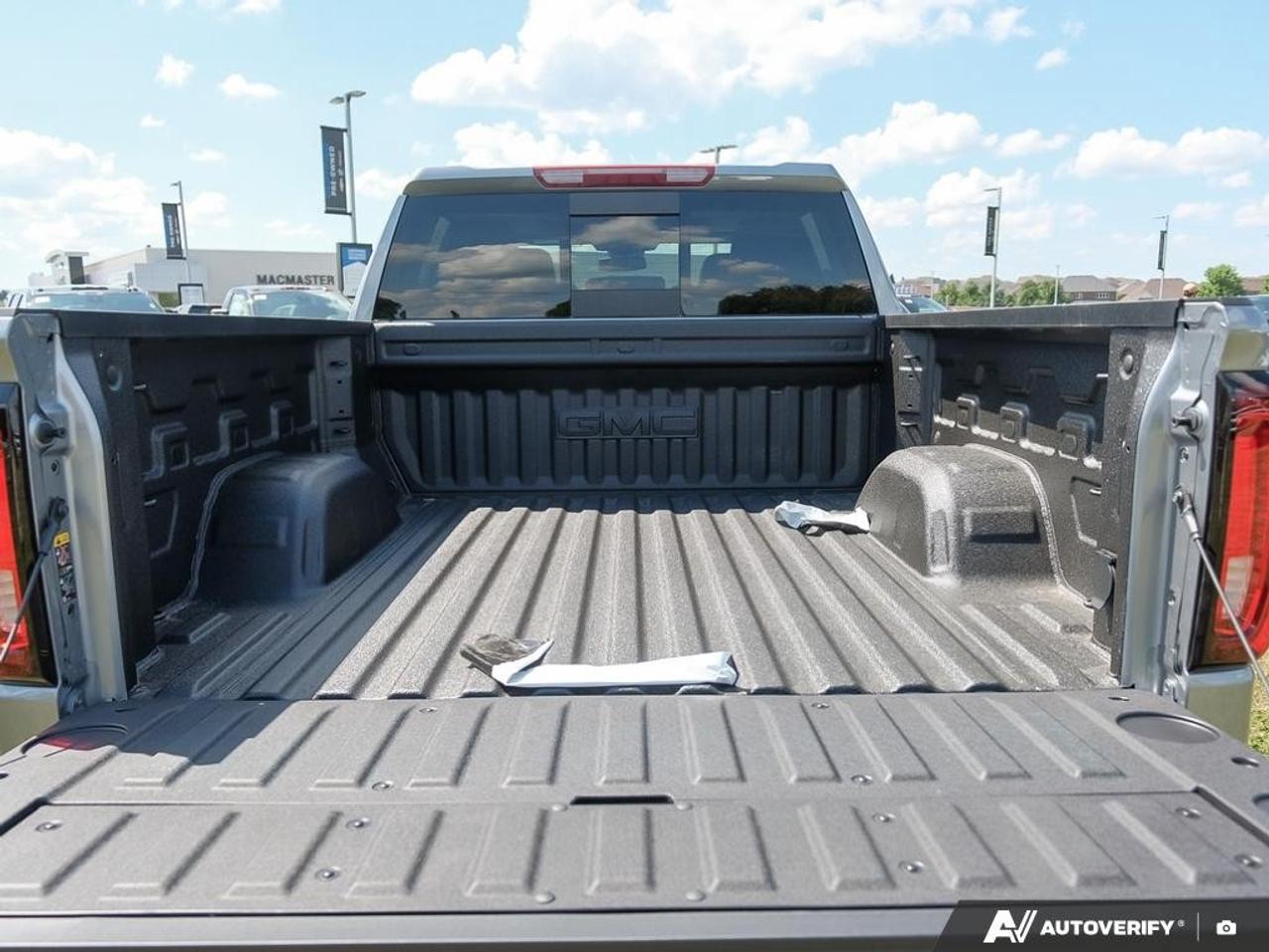 2026 GMC Sierra 1500 Crew Cab Short Box 4-Wheel Drive SLT Photo