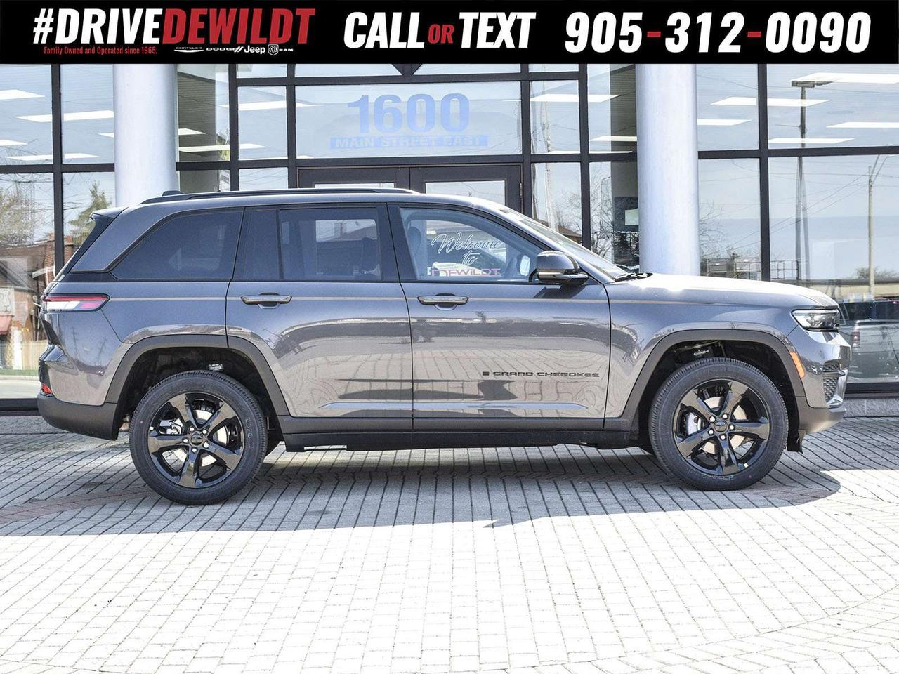 2025 Jeep Grand Cherokee ALTITUDE   DEMO   NEW CAR RATES Photo4