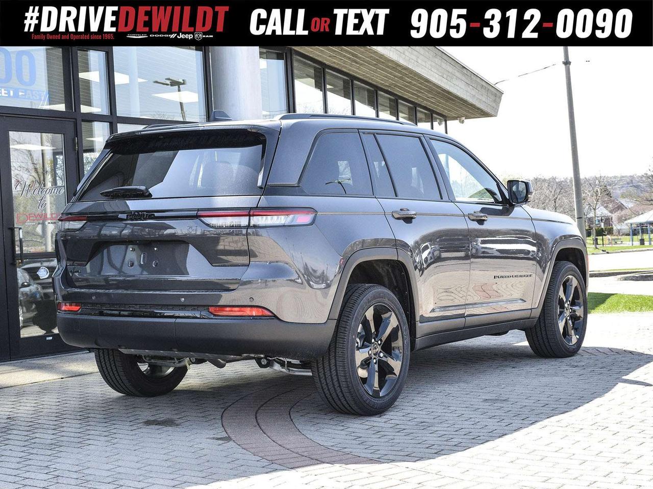2025 Jeep Grand Cherokee ALTITUDE   DEMO   NEW CAR RATES Photo
