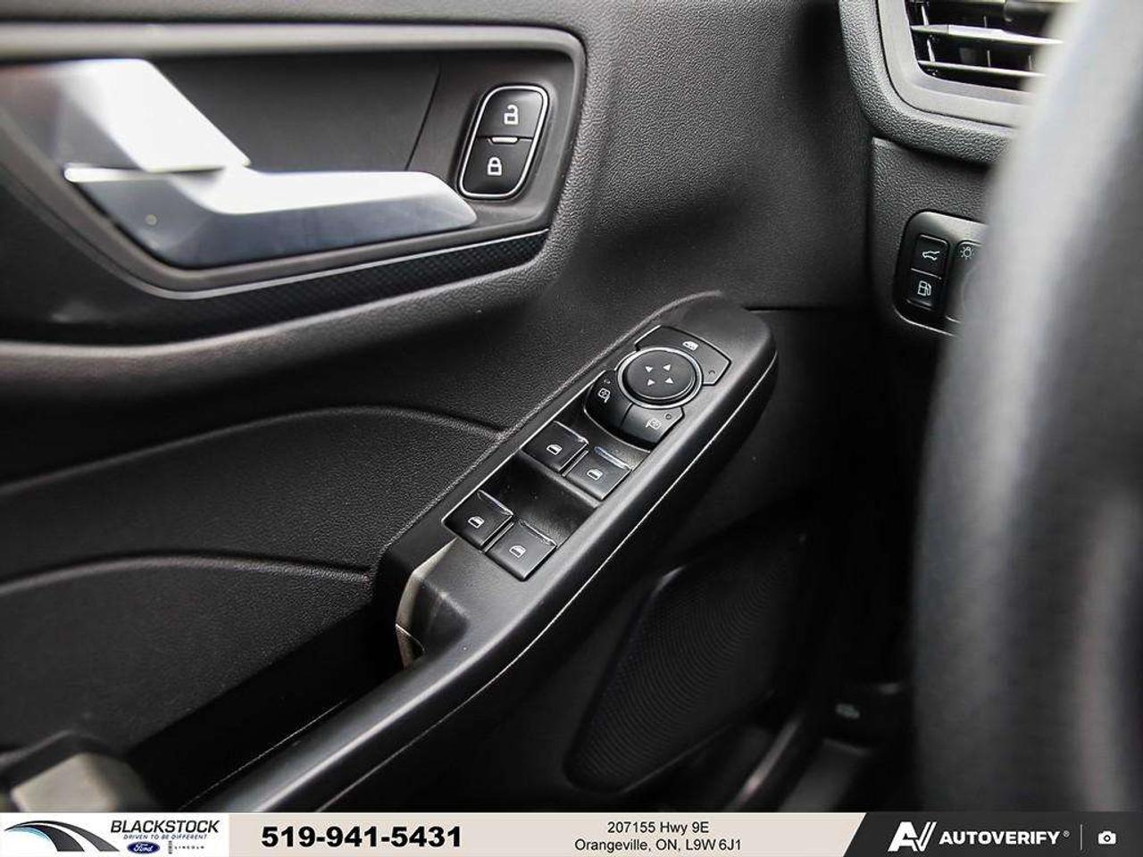 2024 Ford Escape ST LINE   NO ACCIDENTS   LOADED   LOW KMS Photo