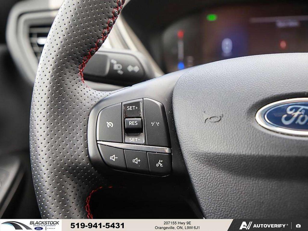 2024 Ford Escape ST LINE   NO ACCIDENTS   LOADED   LOW KMS Photo