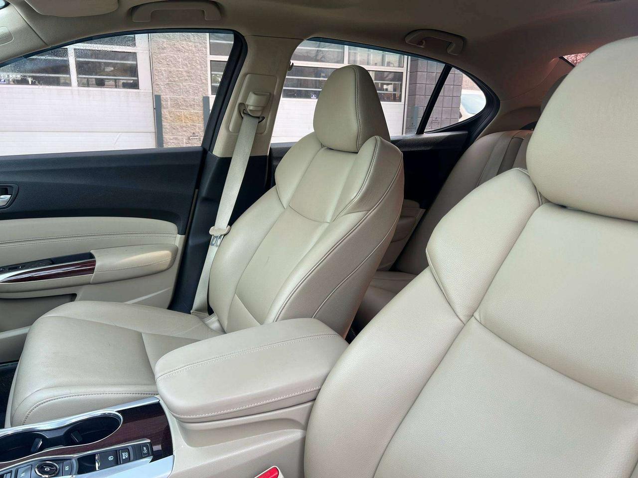 2017 Acura TLX V6 Photo