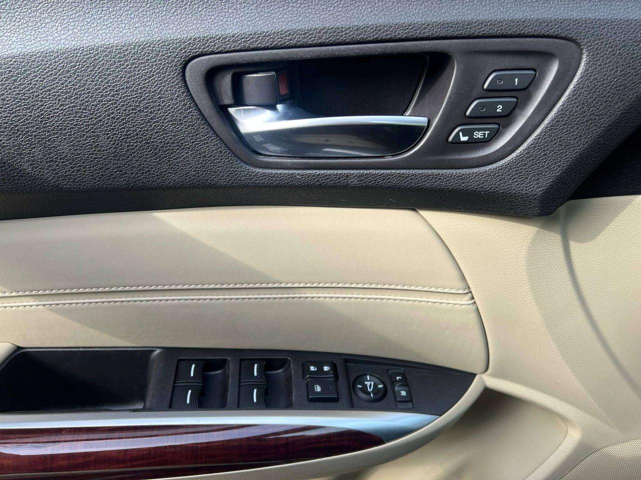 2017 Acura TLX V6 Photo