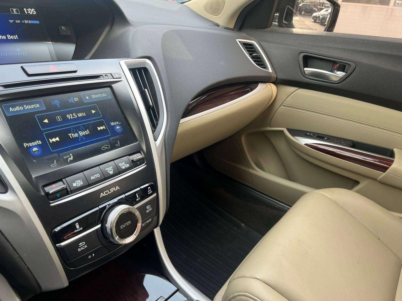 2017 Acura TLX V6 Photo